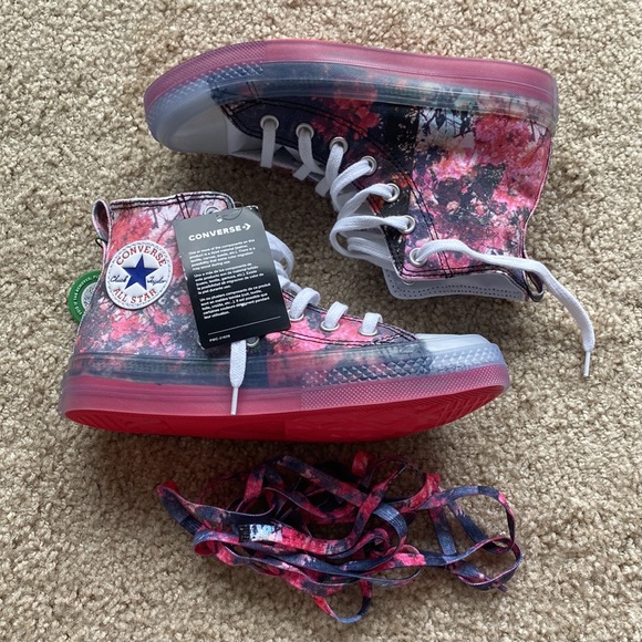 Converse x Shaniqwa Jarvis. NWT. Never worn. cherry blossom colorway. size 6.5. - Picture 13 of 13